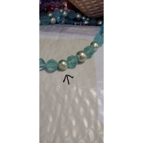 VTG Necklace Faux Pearl Faceted Acrylic Beads Aqua Blue Avon Barrel Clasp READ - Picture 6 of 6